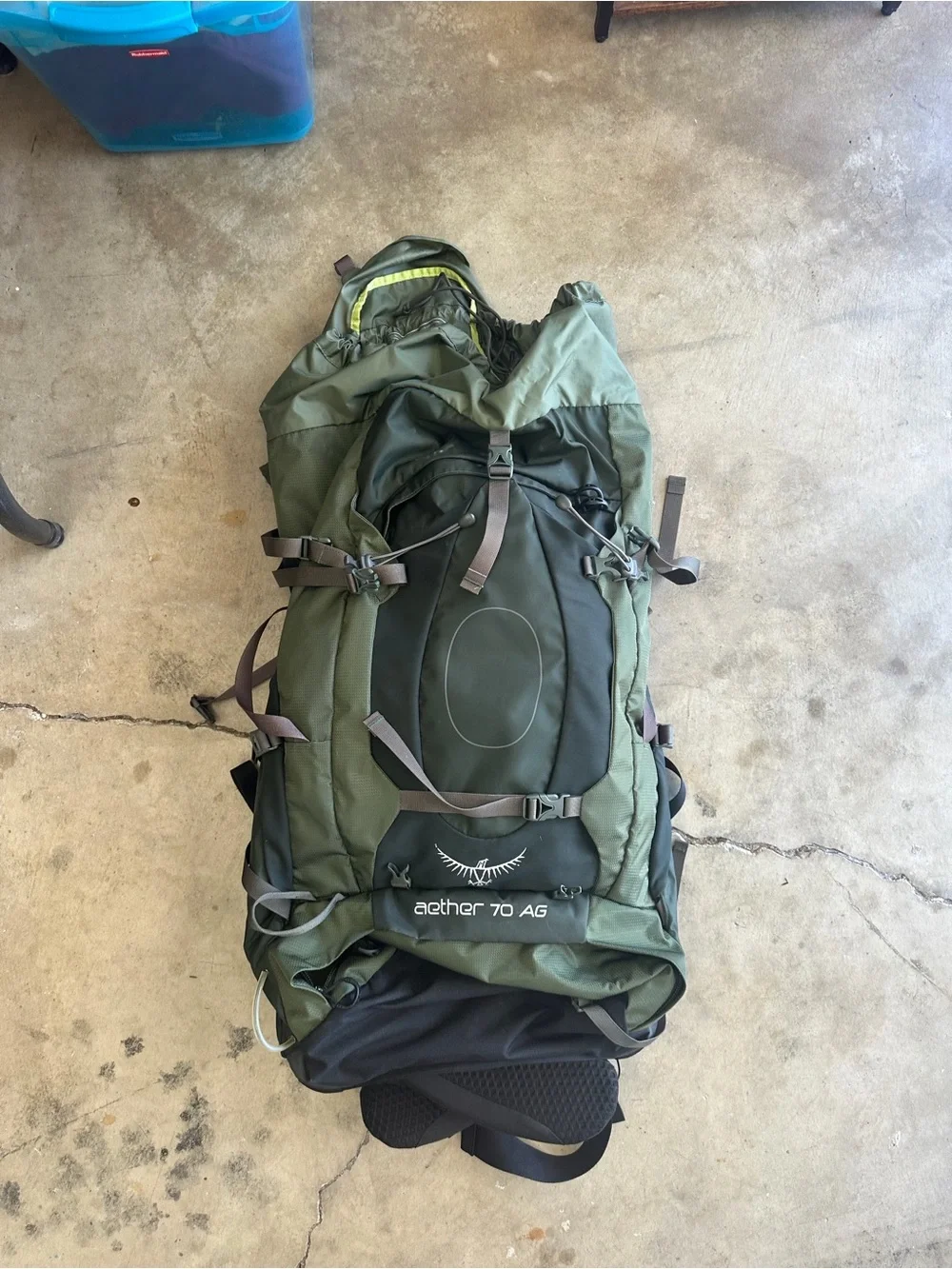 OSPREY Aether 70 AG Backpack in Olive Green and Dark Green
